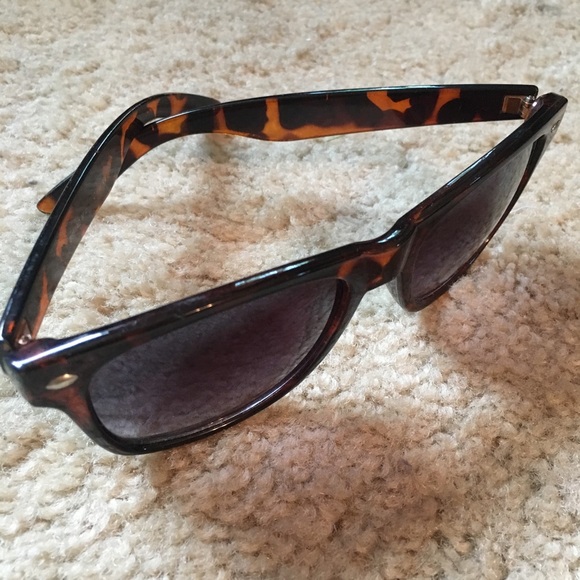 Tortoise gradient lens sunglasses - Picture 2 of 3